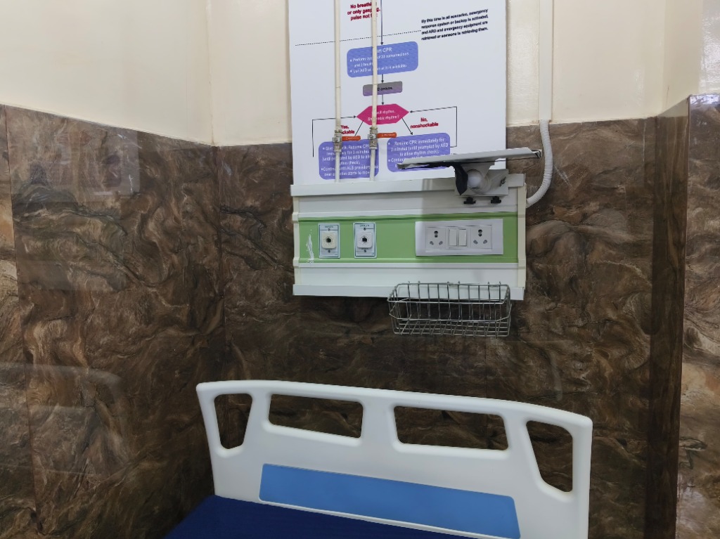 Bedhead Panel Oxygen Supply CPR Chart ICU Deluxe Room Life Care Hospital