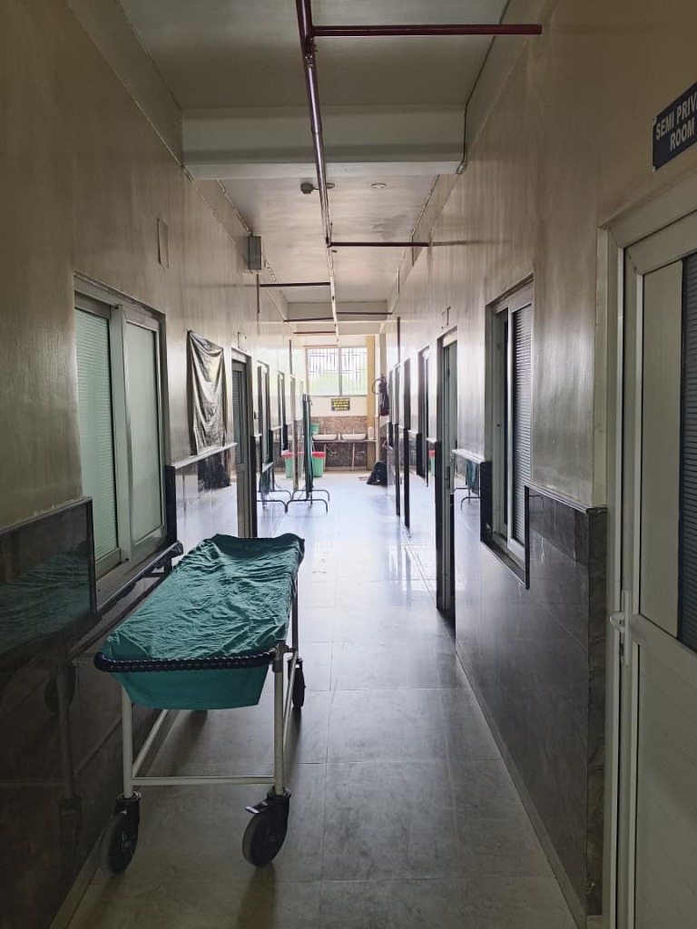Hospital Corridor Semi Private Room Life Care Hospital Robertsganj