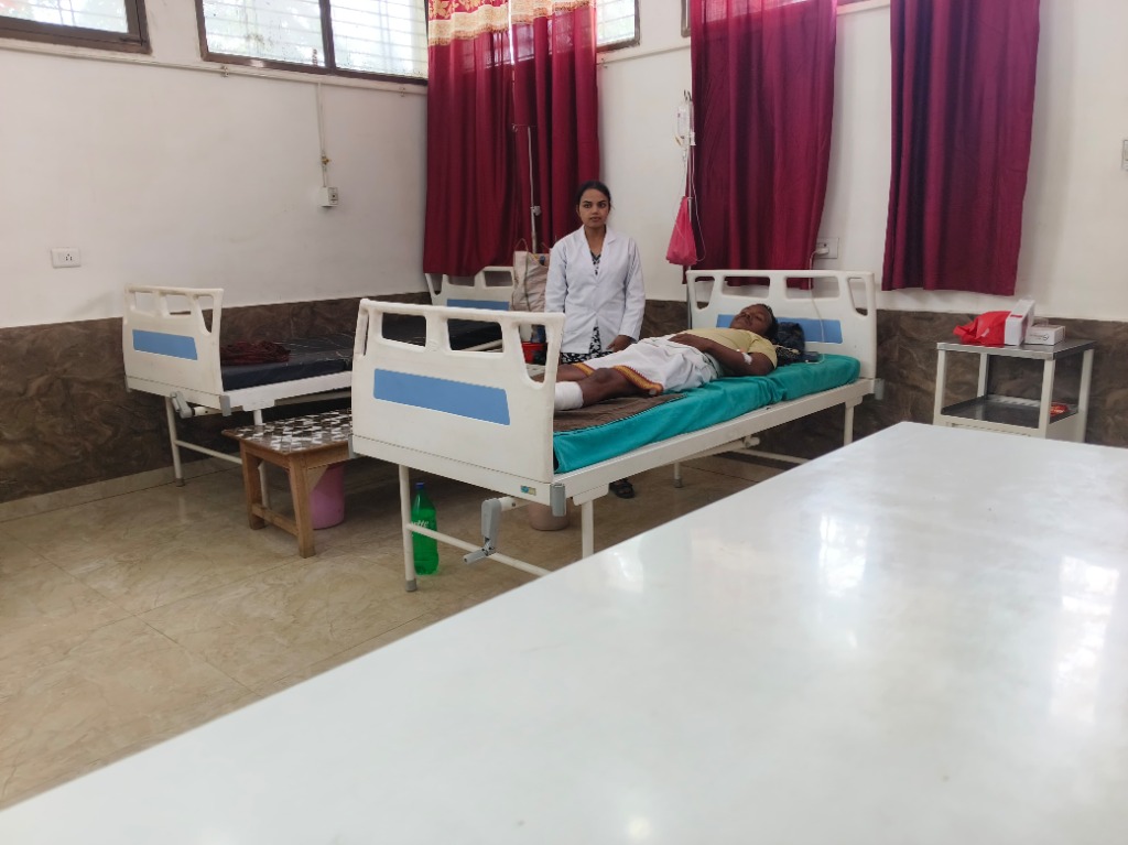 Nurse Attending Patient General Ward Life Care Hospital Robertsganj